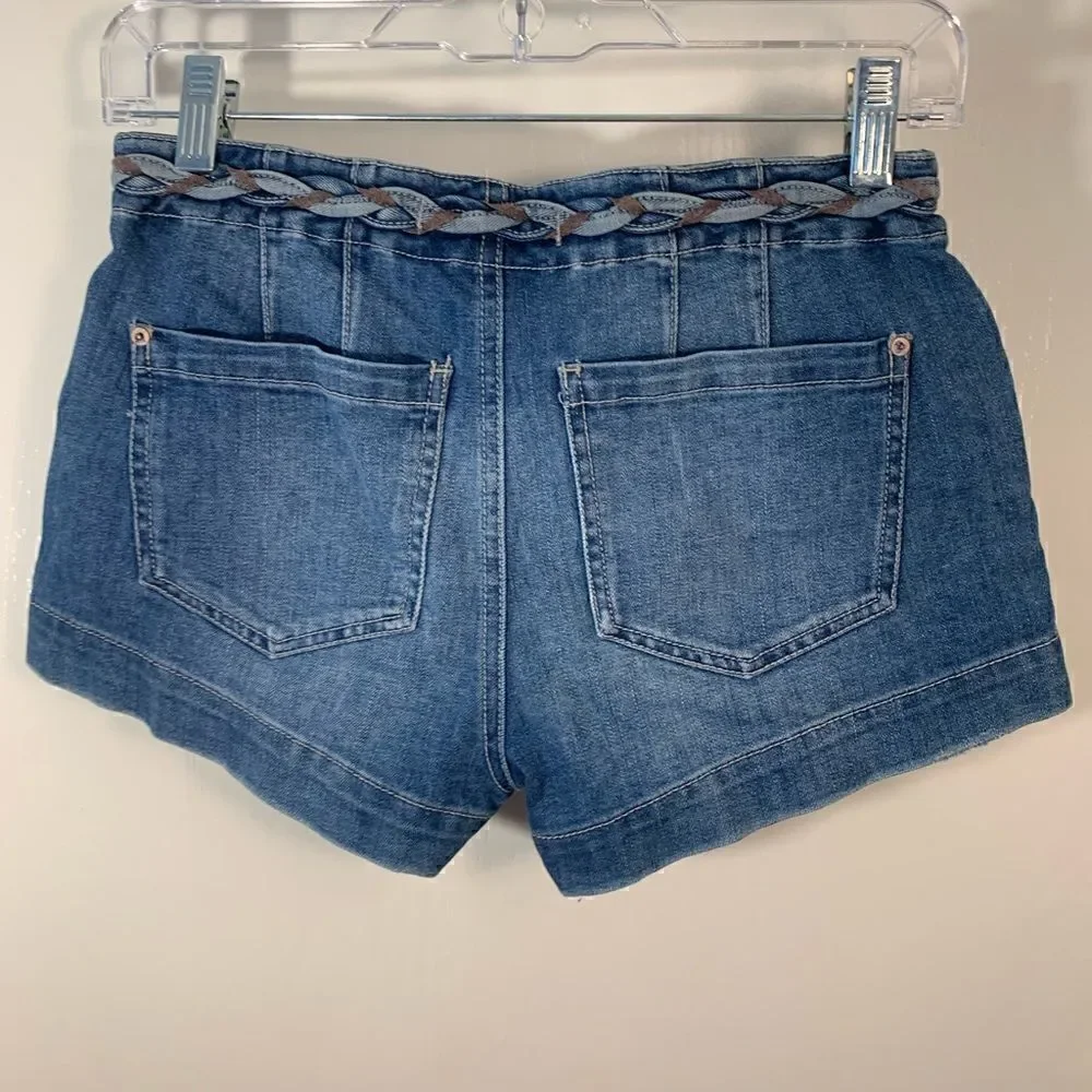 Free People EUC button down jean shorts with braided belt detail Size 24
